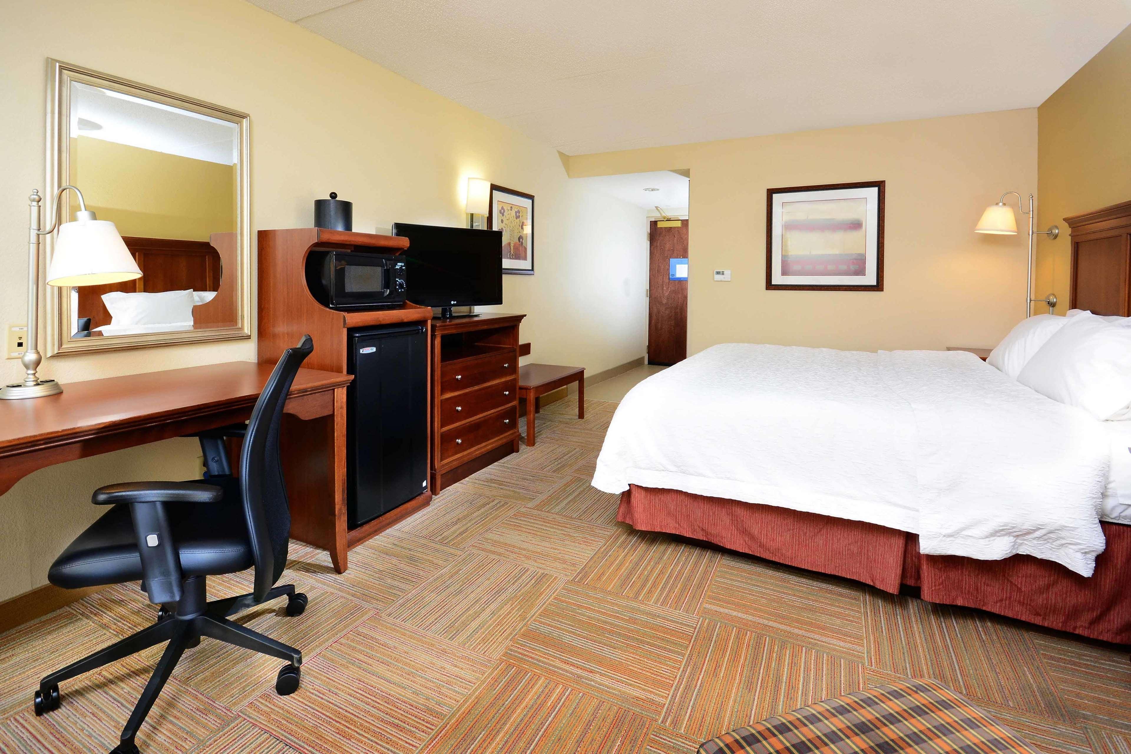 Hampton Inn Raleigh Capital Blvd North Bagian luar foto