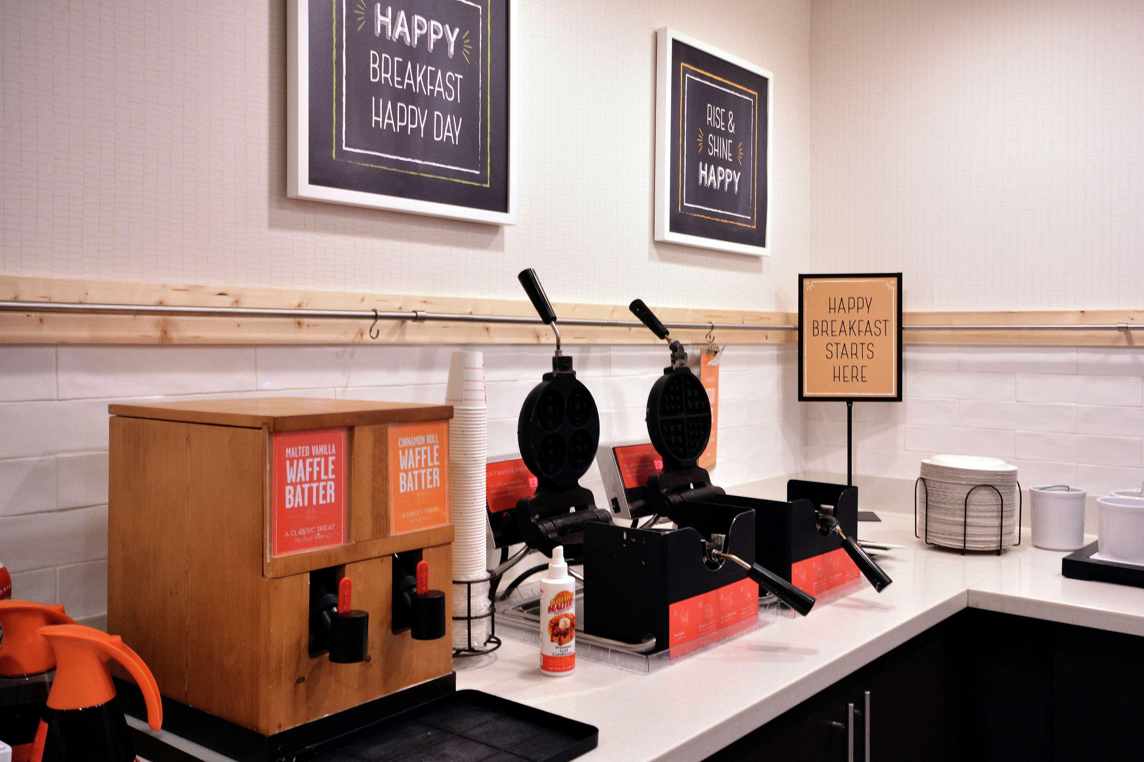 Hampton Inn Raleigh Capital Blvd North Bagian luar foto