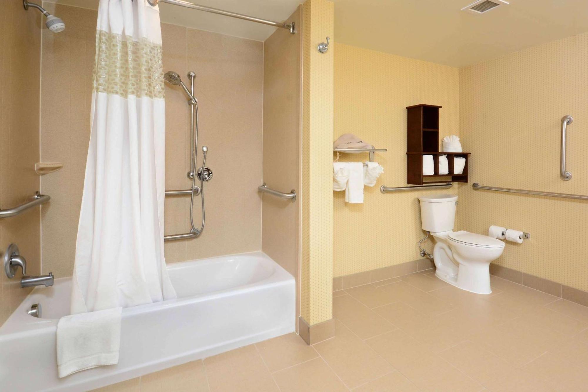 Hampton Inn Raleigh Capital Blvd North Bagian luar foto