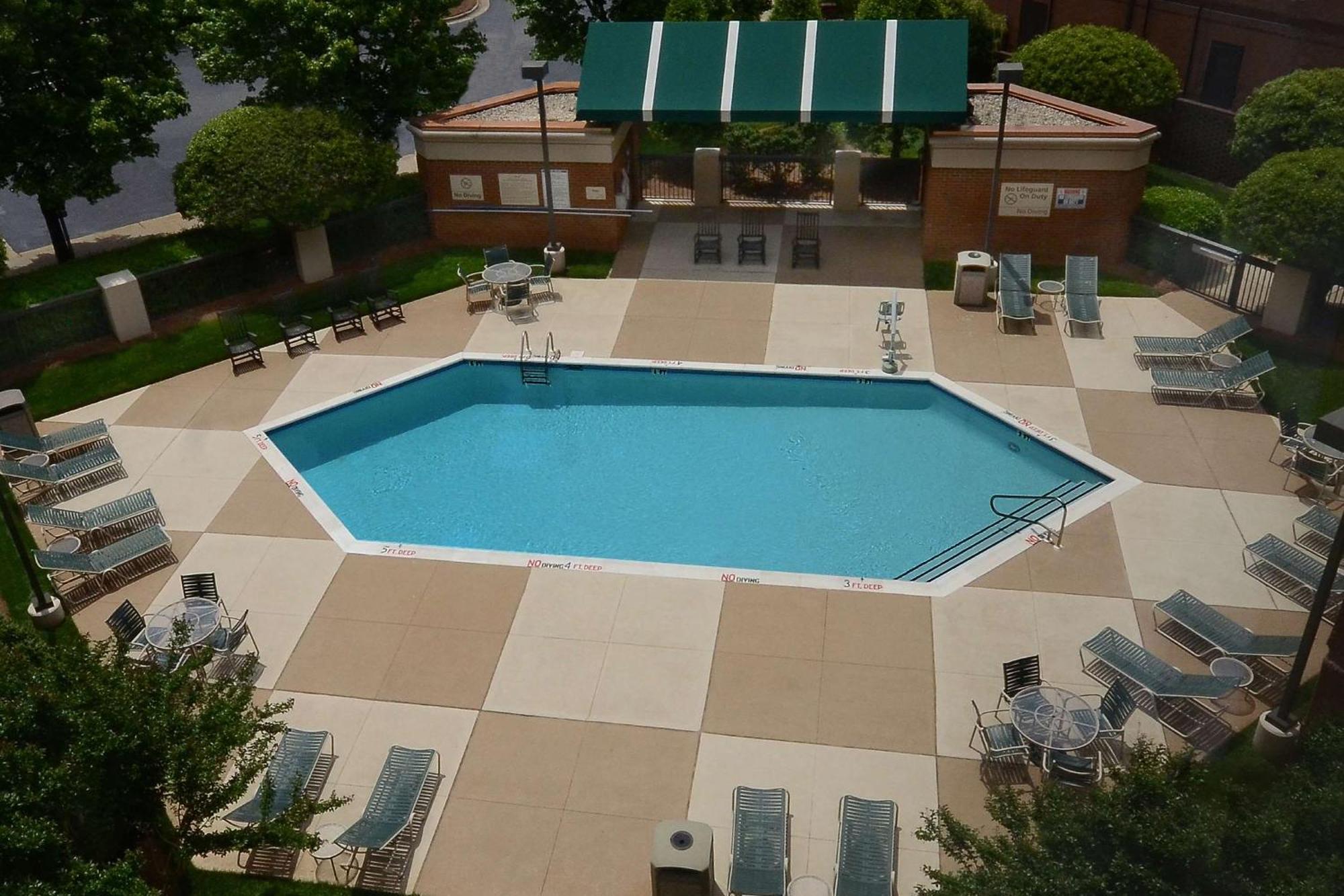 Hampton Inn Raleigh Capital Blvd North Bagian luar foto