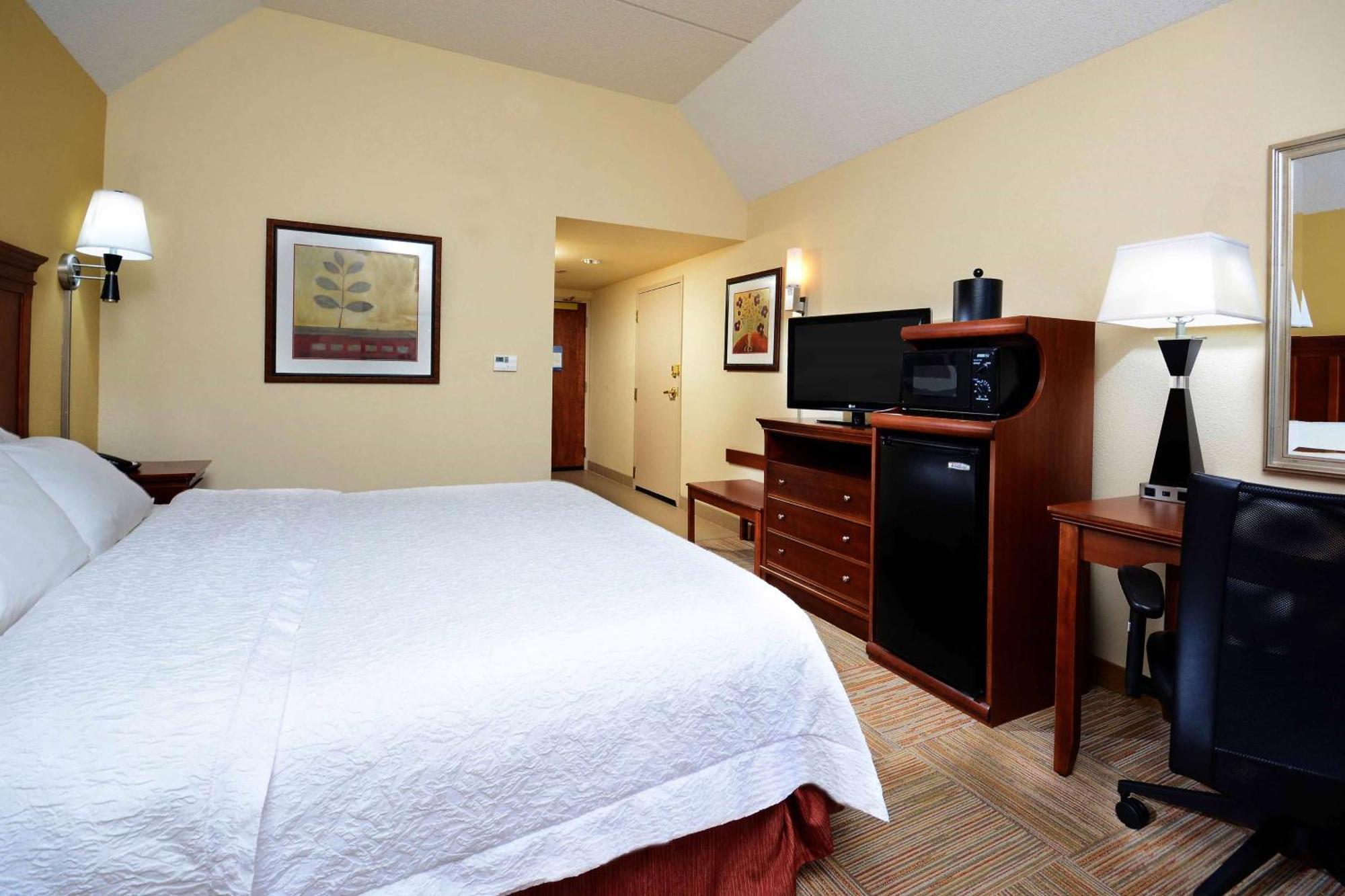 Hampton Inn Raleigh Capital Blvd North Bagian luar foto