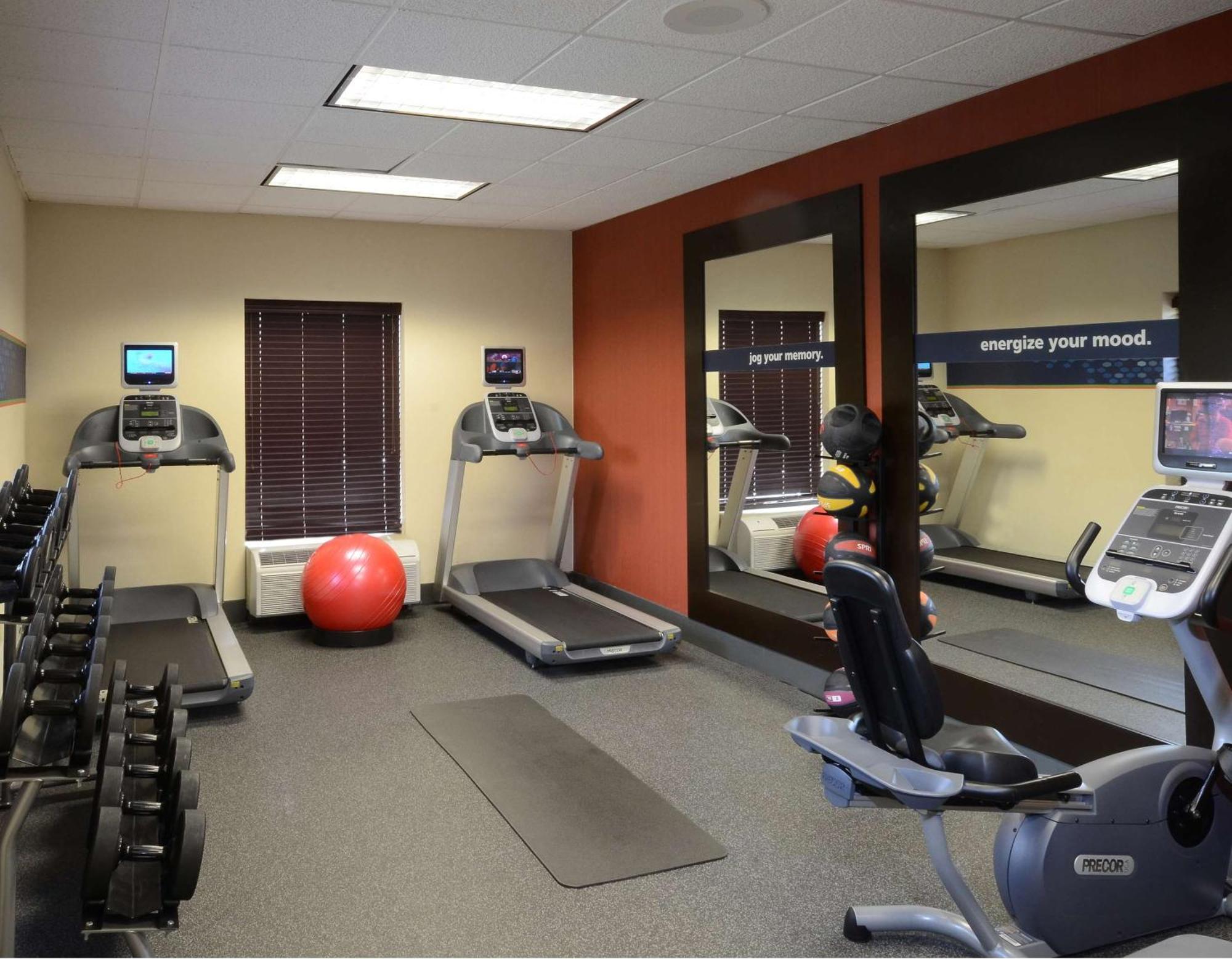 Hampton Inn Raleigh Capital Blvd North Bagian luar foto