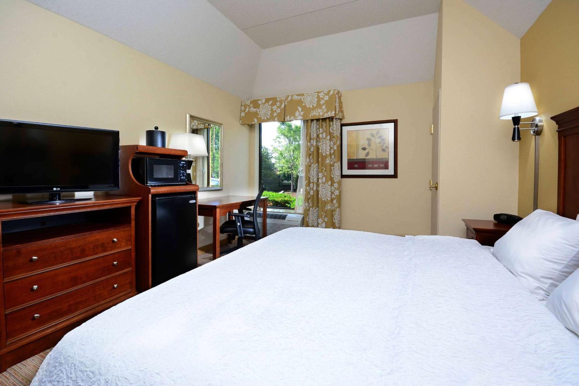 Hampton Inn Raleigh Capital Blvd North Bagian luar foto