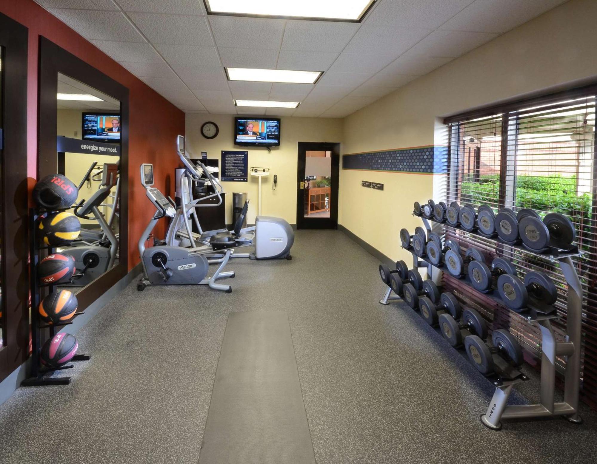 Hampton Inn Raleigh Capital Blvd North Bagian luar foto