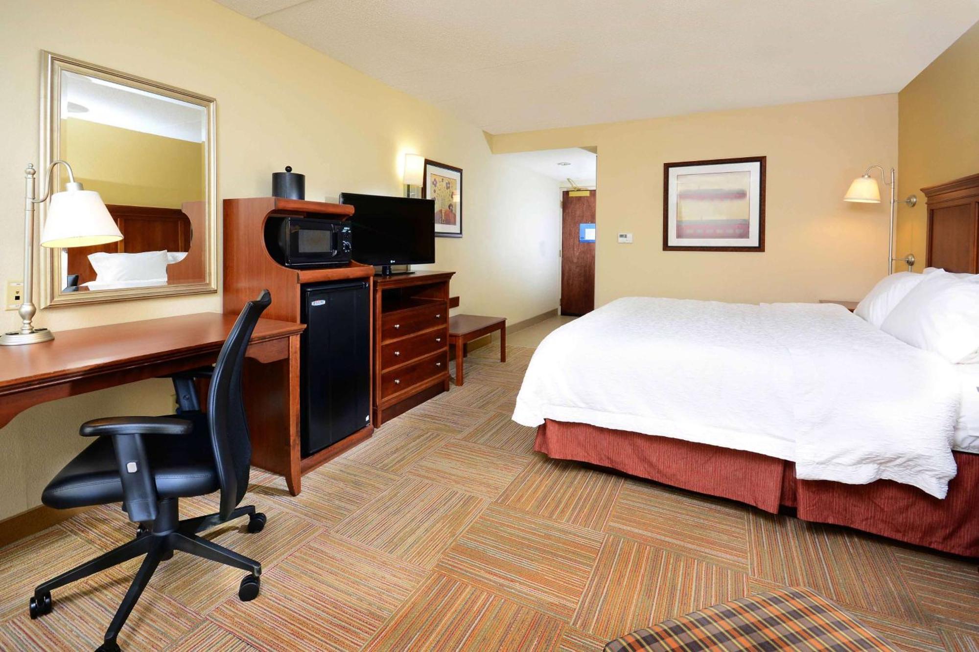 Hampton Inn Raleigh Capital Blvd North Bagian luar foto