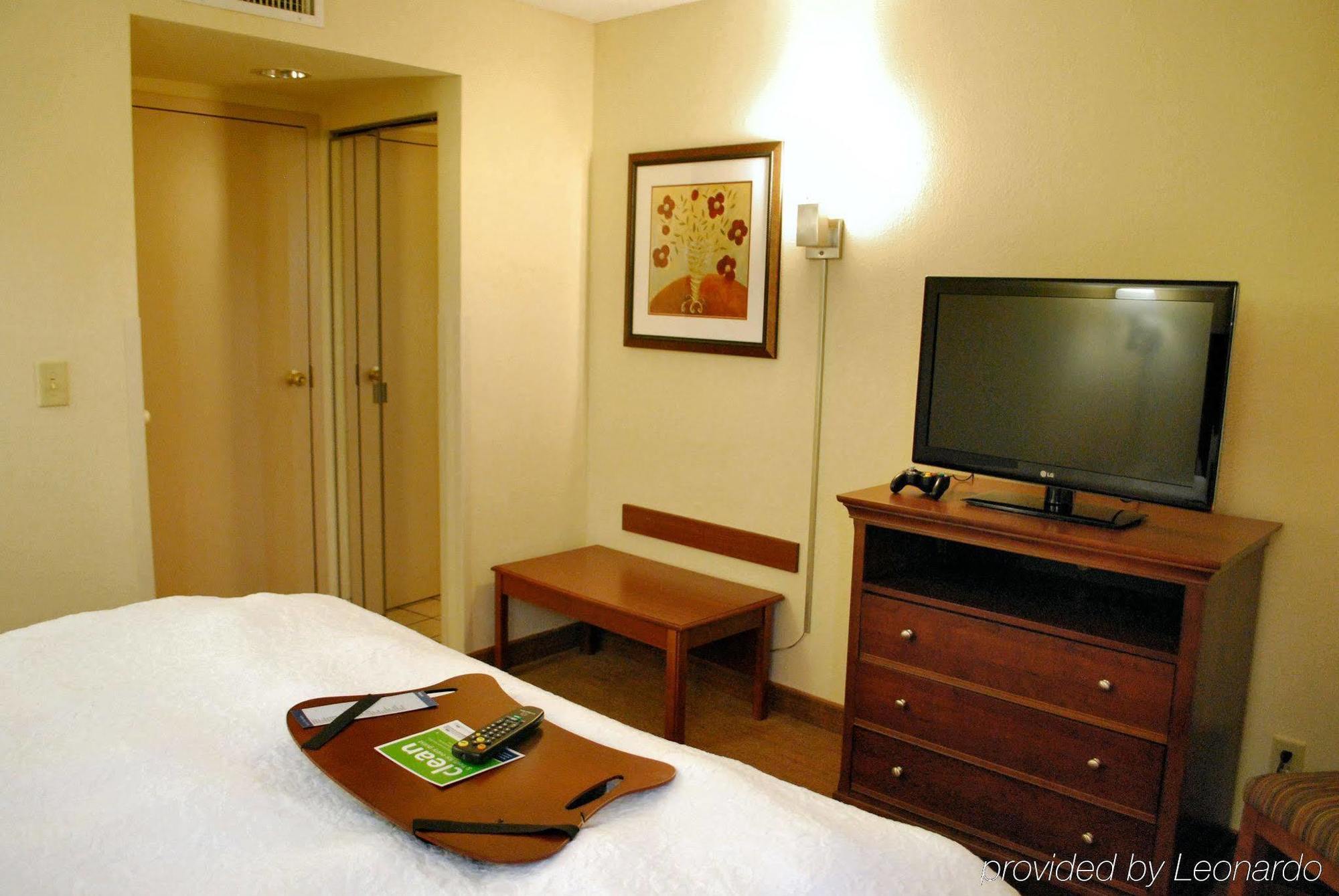 Hampton Inn Raleigh Capital Blvd North Ruang foto