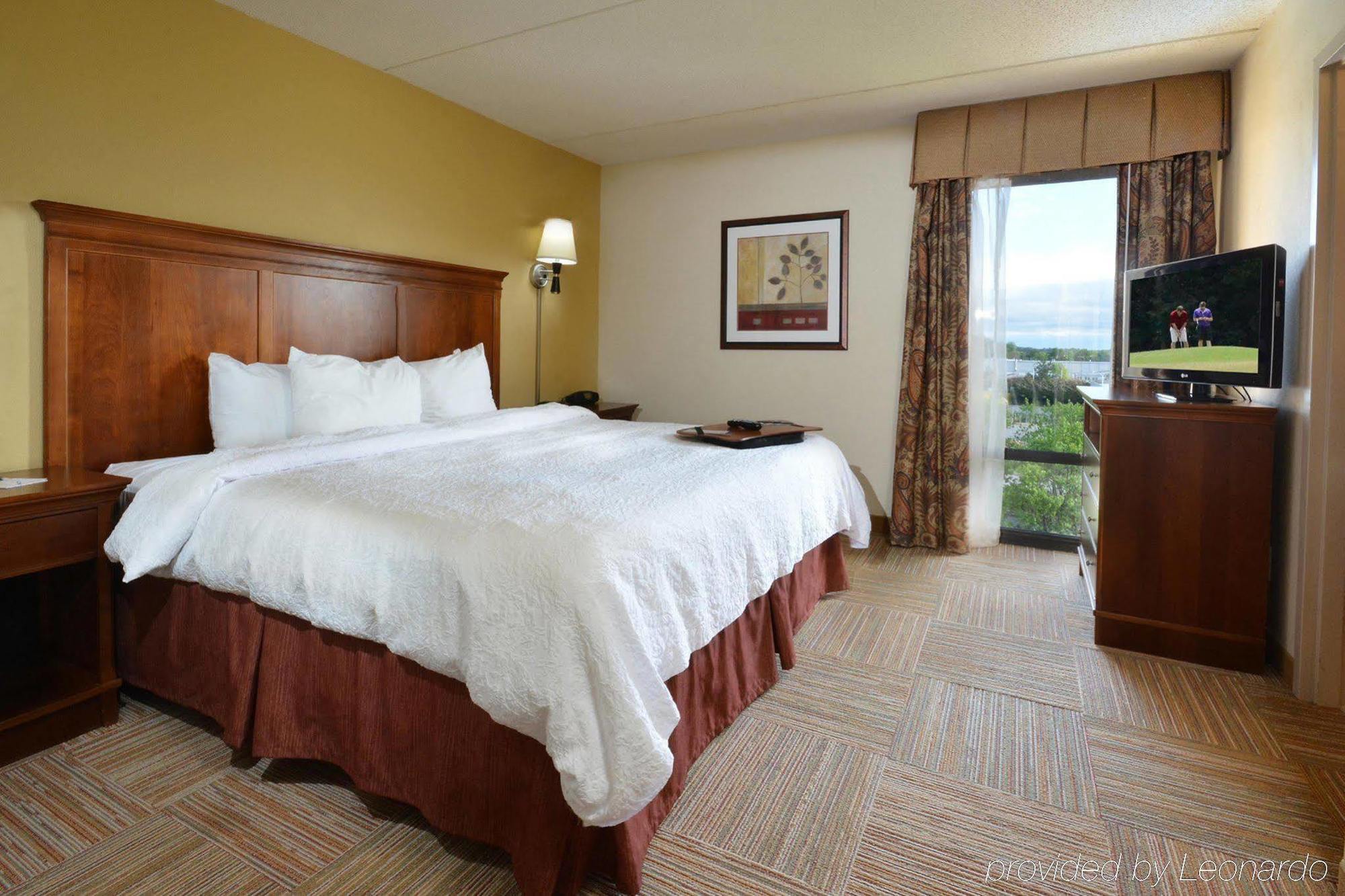 Hampton Inn Raleigh Capital Blvd North Bagian luar foto