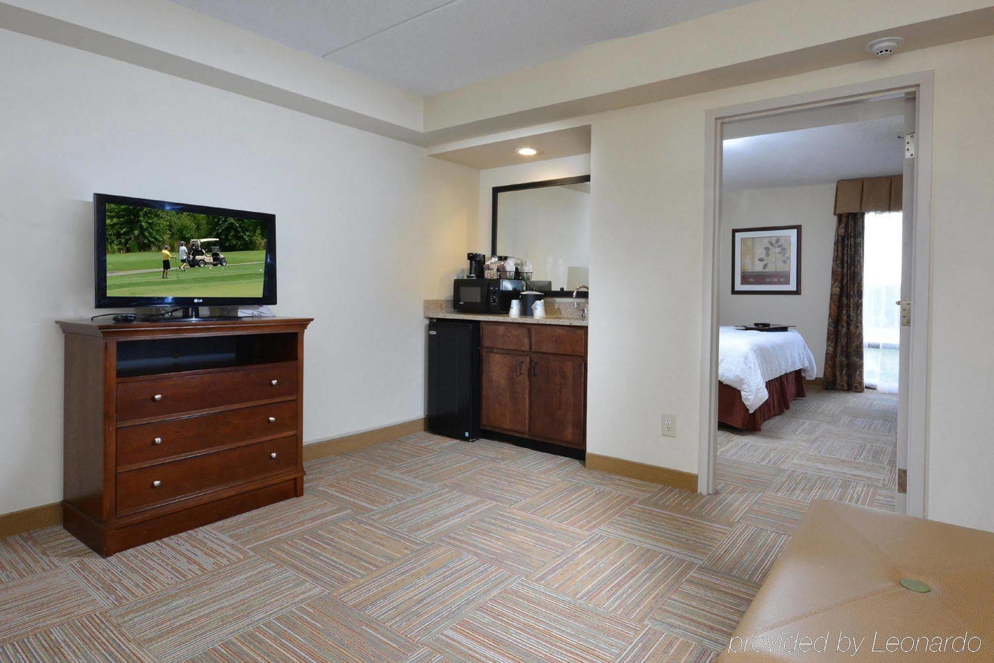 Hampton Inn Raleigh Capital Blvd North Bagian luar foto