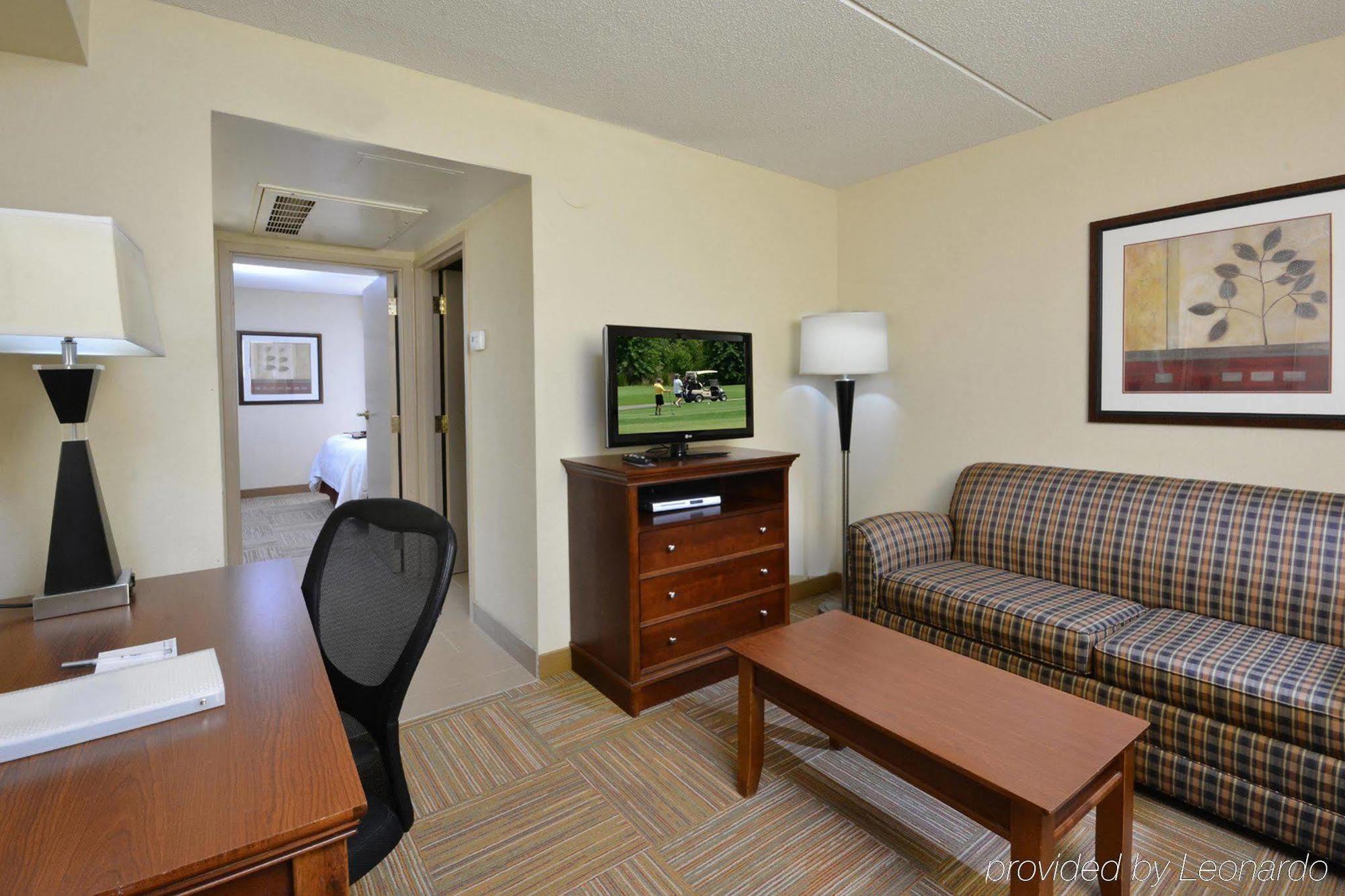 Hampton Inn Raleigh Capital Blvd North Bagian luar foto