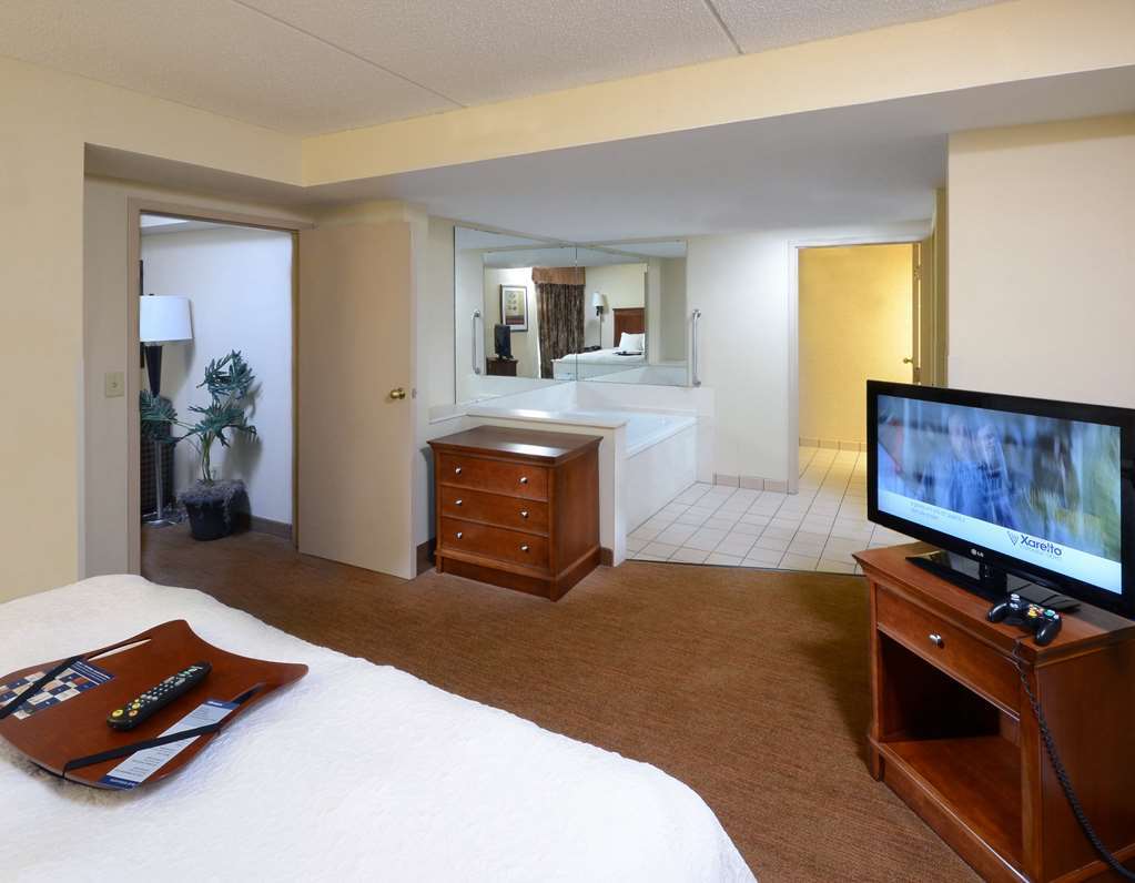 Hampton Inn Raleigh Capital Blvd North Ruang foto